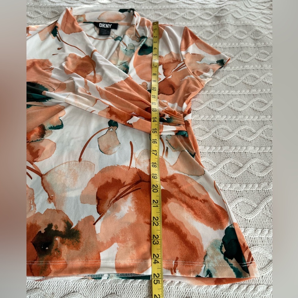 DKNY Women's Floral Wrap Blouse - Peach and Green Size Large - Picture 10 of 13